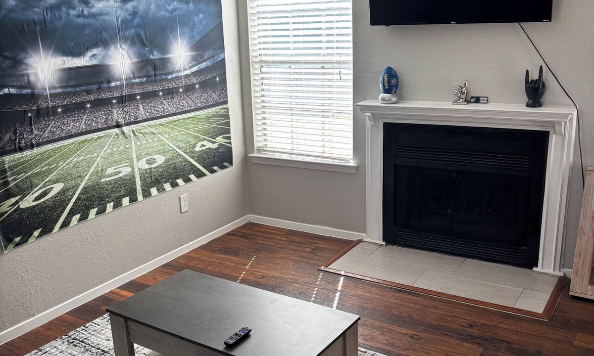 North Arlington Apartment | Stylish Comfort in Arlington’s Entertainment District!