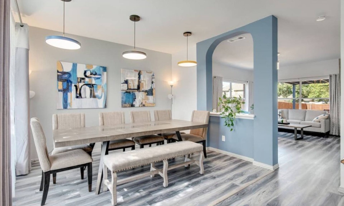 Flower Mound House | Stylish House w playset ,Game room &BBQ near DFW airport ,Gaylord sleeps 10-14