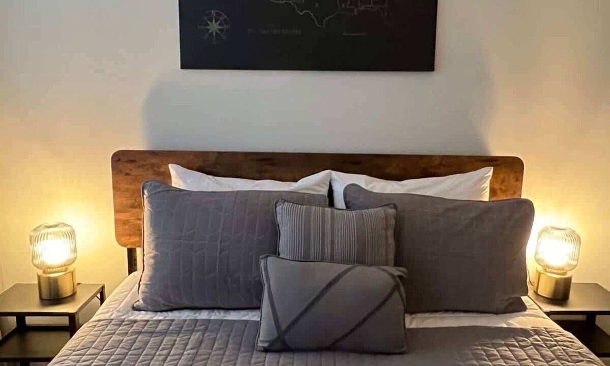 Columbia City House | Stylish Studio: Columbia City, Seattle