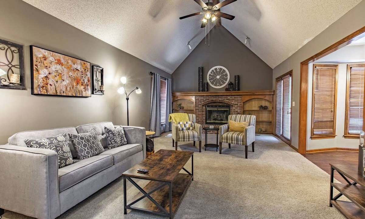 Overland Park House | Suburban Farmhouse w/Match Soccer Vibes