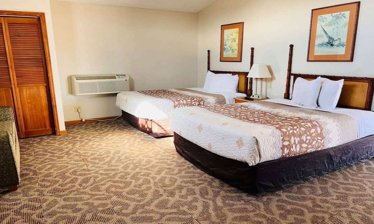 Miller Apartment | Suite 2 Queen Beds|Non-Smoking
