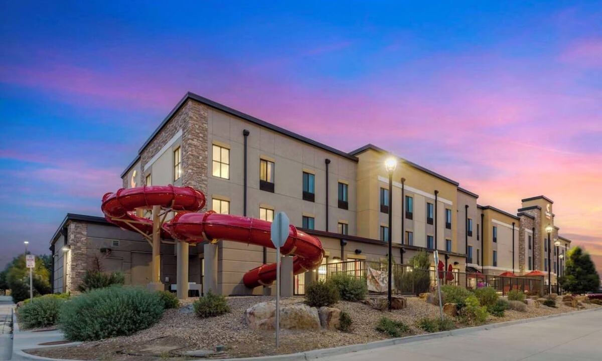 Loveland Hotel | Suite with Relaxing Atmosphere Near Boyd Lake State Park + Breakfast and Pool