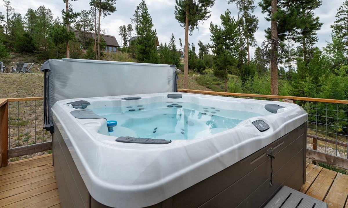Grand Lake Cabin | *Summer Sale* Large Deck with Great Views - Private Hot Tub + Firepit - Laundry