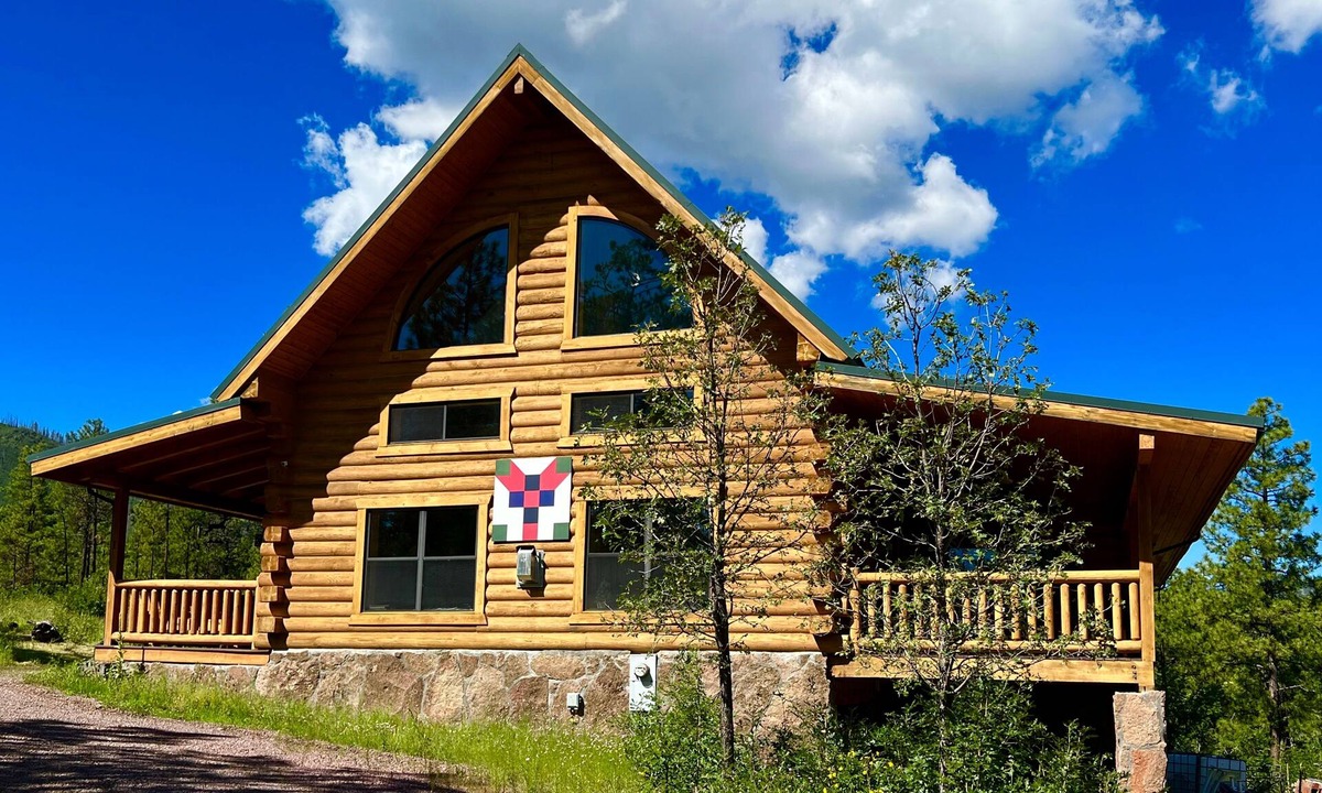 Alpine Cabin | Summer weekend dates available June 25-June 29 in the cool pines of Alpine