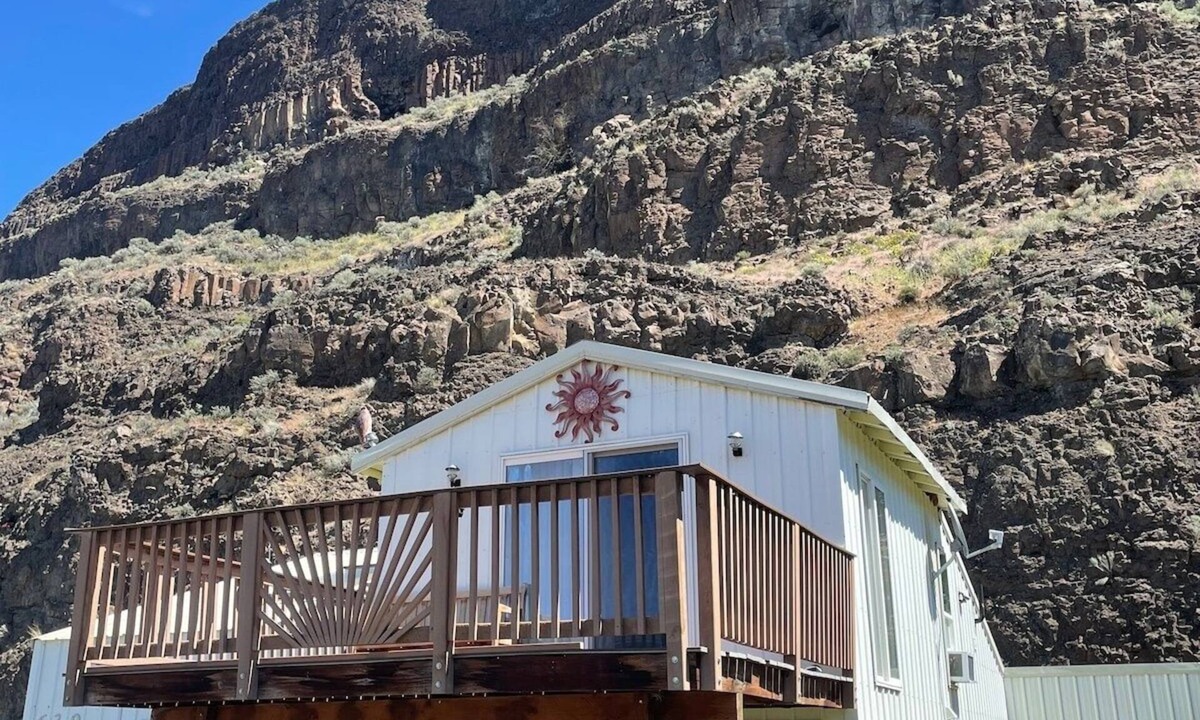 Sunland Estates Villa | *Sunland Estates* Cozy quiet home