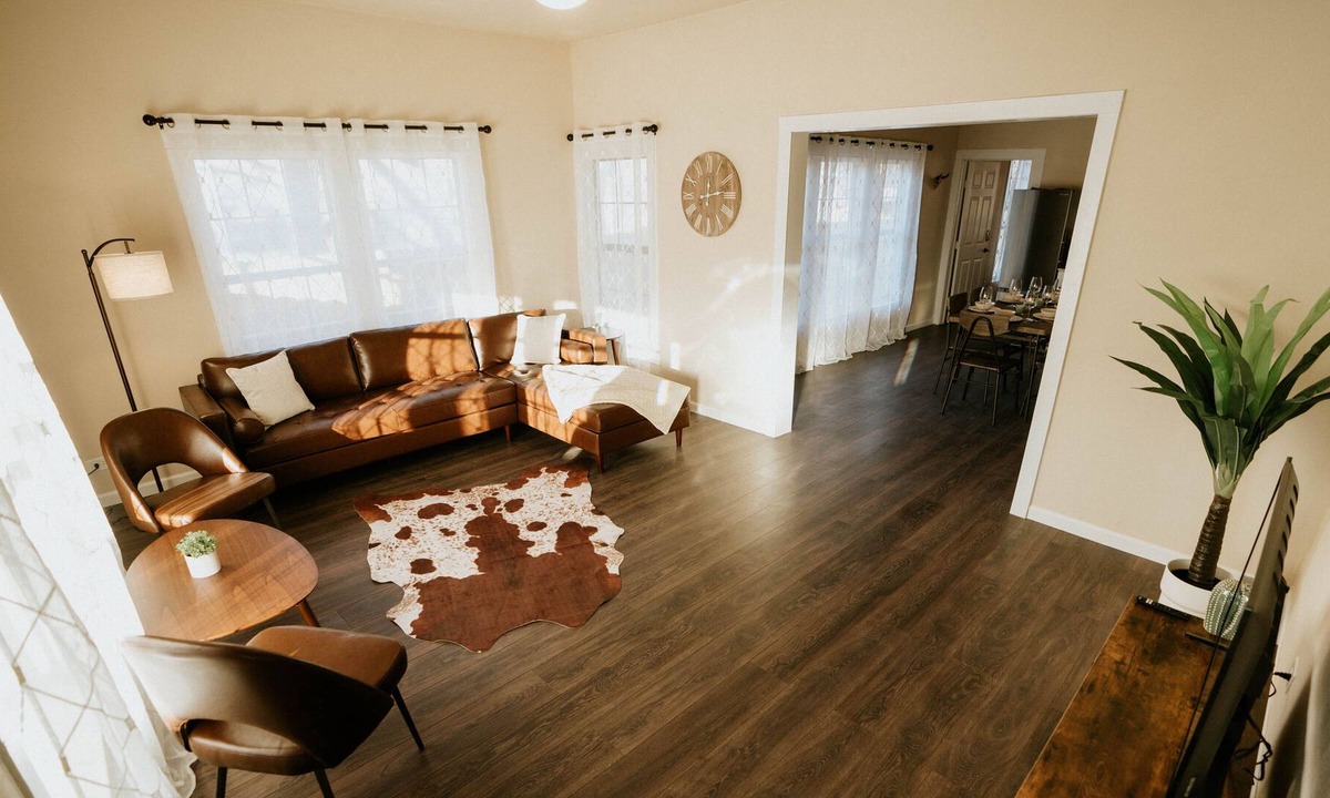 McKinney House | Sunny and spacious house in Downtown McKinney!