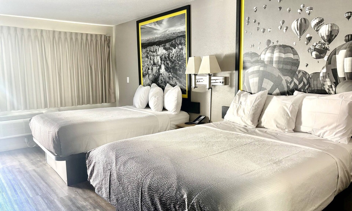 Huning Highland Historic District Hotel | Super 8 by Wyndham Albuquerque Downtown