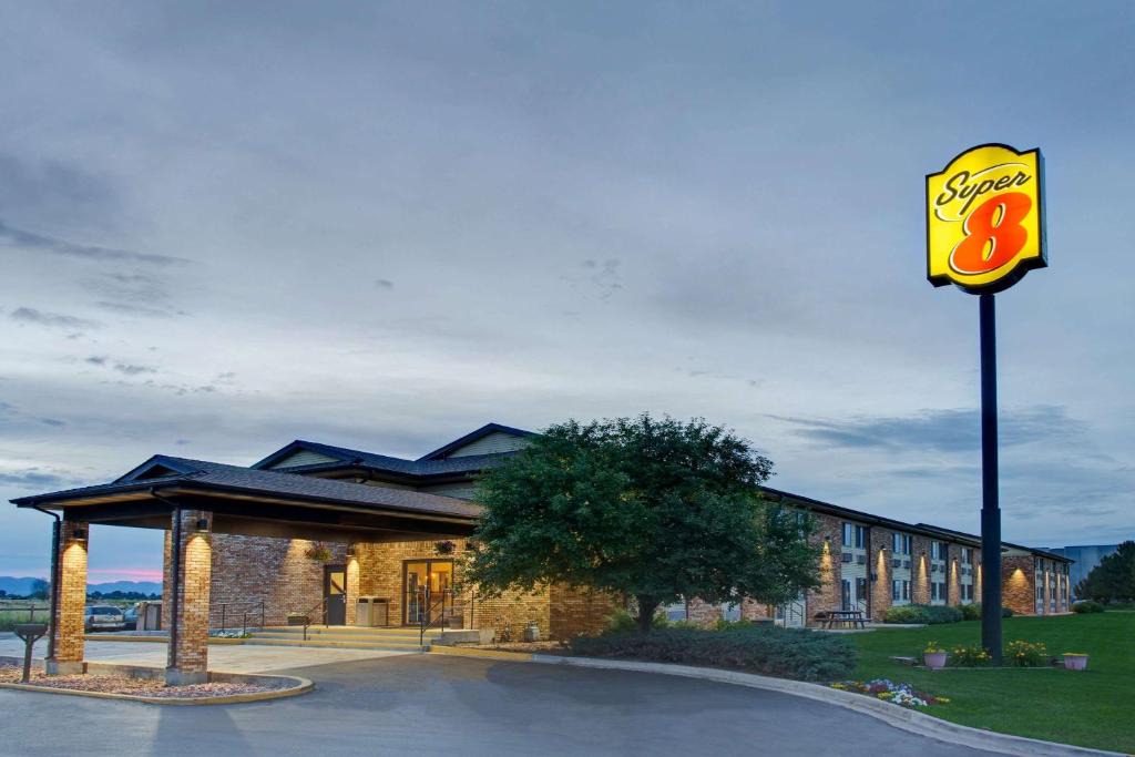 Fort Collins Hotel | Super 8 by Wyndham Fort Collins