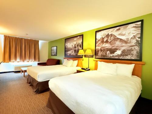 Wheatland Hotel | Super 8 by Wyndham Wheatland Wyoming