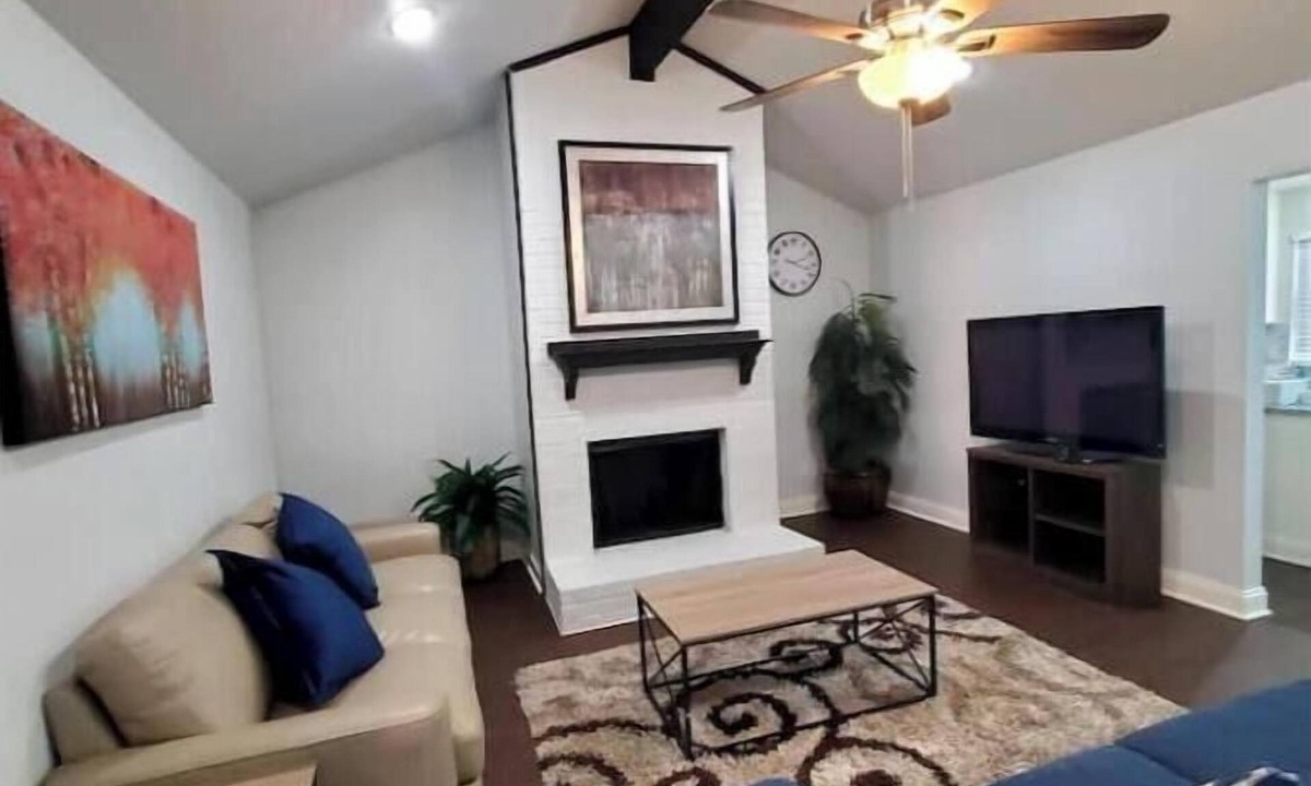 North Arlington House | SUPERHOST/Luxury Duplex; Crib; AT&T Stadium/6 Flags< 3 miles