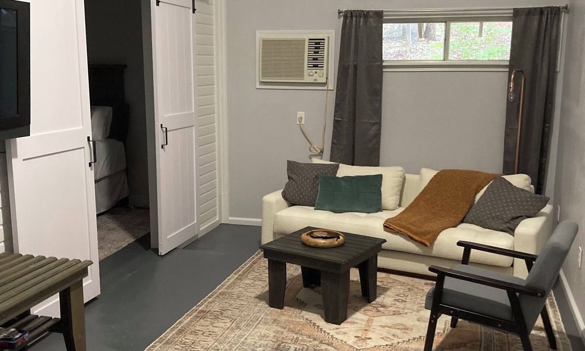 Conway Apartment | Sweetdillatpicklesgap