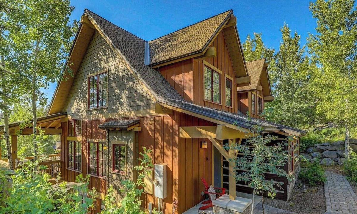 Tamarack Resort House | Tamarack - Walk to Marina or Village - Slopeside - Private Hot Tub - Pets OK