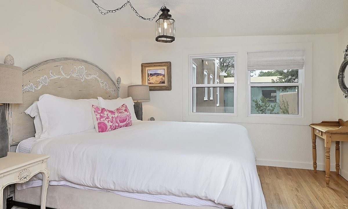 Tesuque Bed & Breakfast | Tesuque Outpost 3 Suites Mountain Views