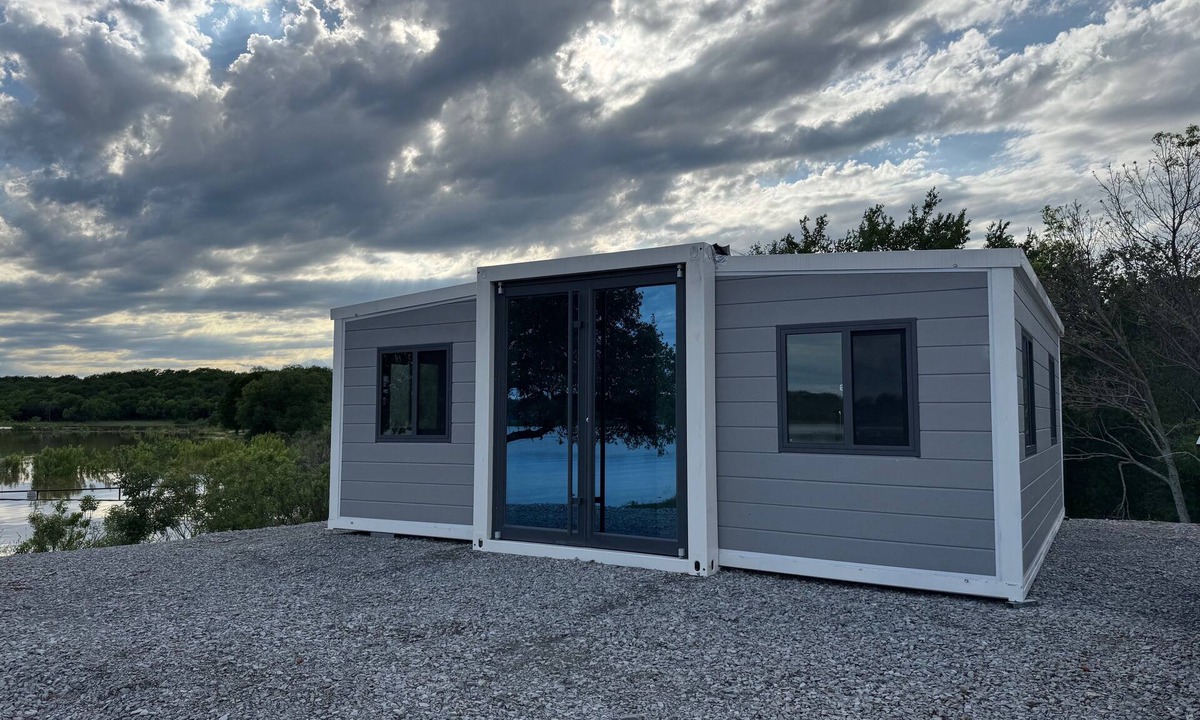 Bridgeport Cabin | TH1-Enjoy the serenity of the lake in the comfort of this 2 bedroom tiny home.