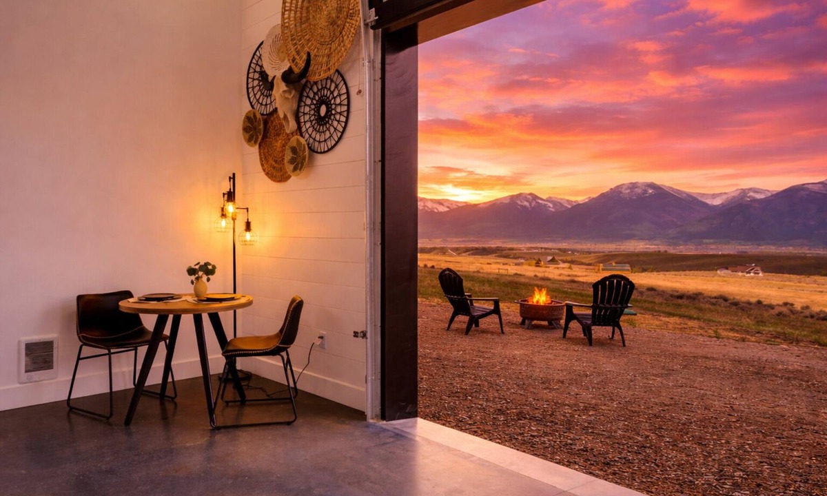 Stevensville House | The Bitterroot Bunkhouse