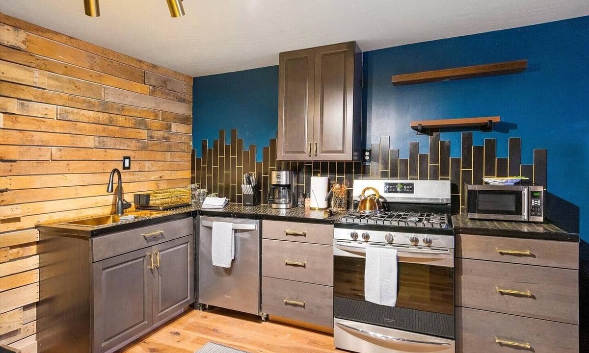 Albuquerque Apartment | The Bizarre and the Beautiful