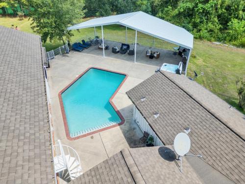 Magnolia Villa | The Blue Ranch @ The Lake