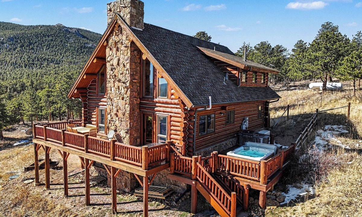 Lyons Cabin | The Broadmeadow Cabin – Near Wild Basin RMNP
