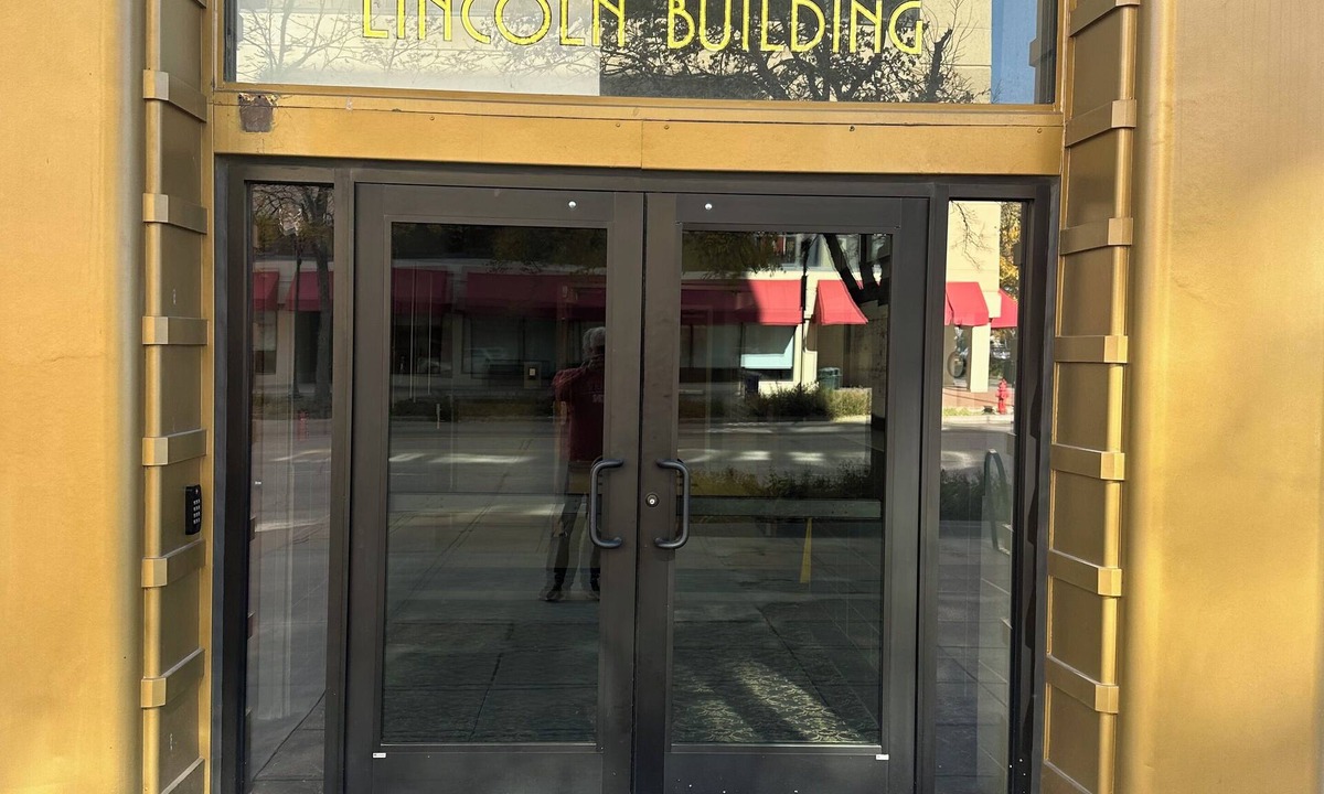 Downtown Lincoln Condo | The Dana- Modern condo prime location in downtown Lincoln includes parking!