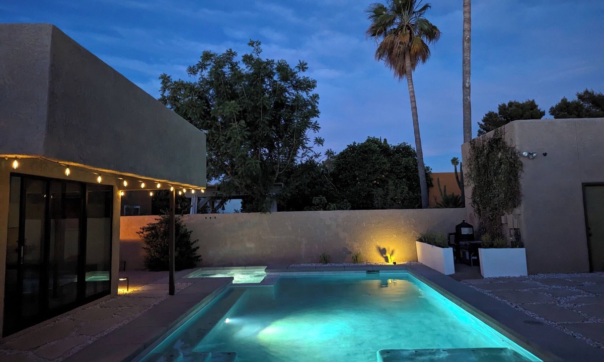 Blenman-Elm House | The Drachman - Heated Pool & Hot Tub, Spacious Retreat, UofA