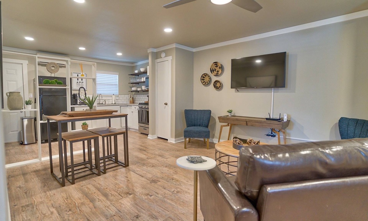 Canyon Apartment | The Flats Apt 16