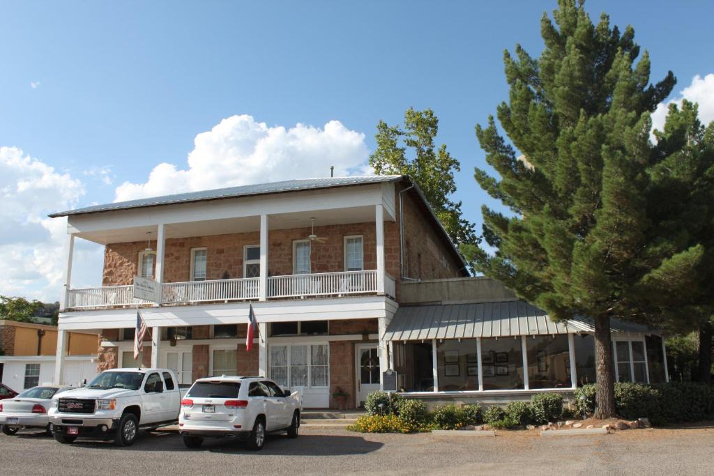 Fort Davis Hotel | The Hotel Limpia
