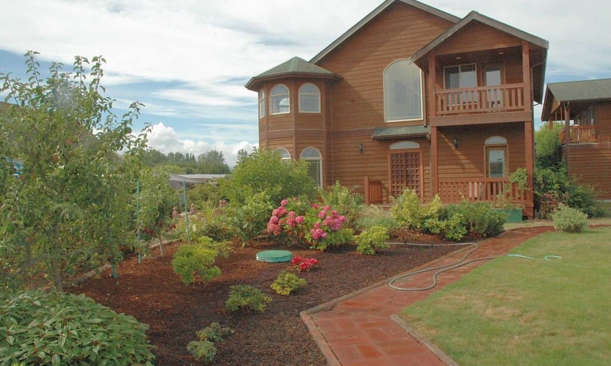Sequim House | The House With Sea & Mountain Views, Sauna, Hot Tub, Jacuzzi, Free EV charge