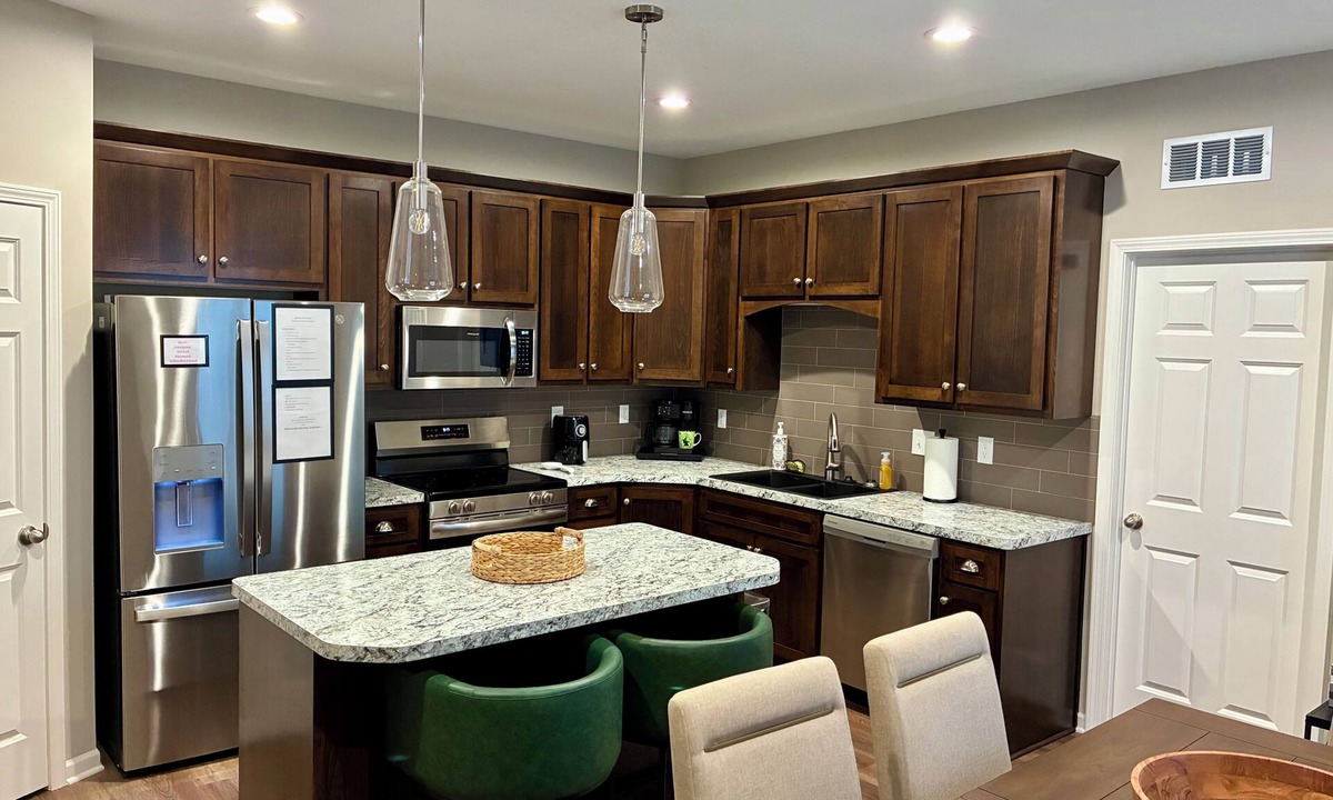 Ottawa House | The is no place like home…. Except here! Magical 3 bedroom family friendly home