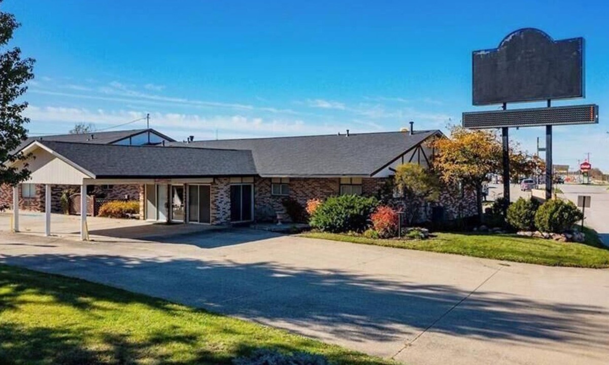 Osceola Hotel | The Jeffreys Hotel Extended Stay