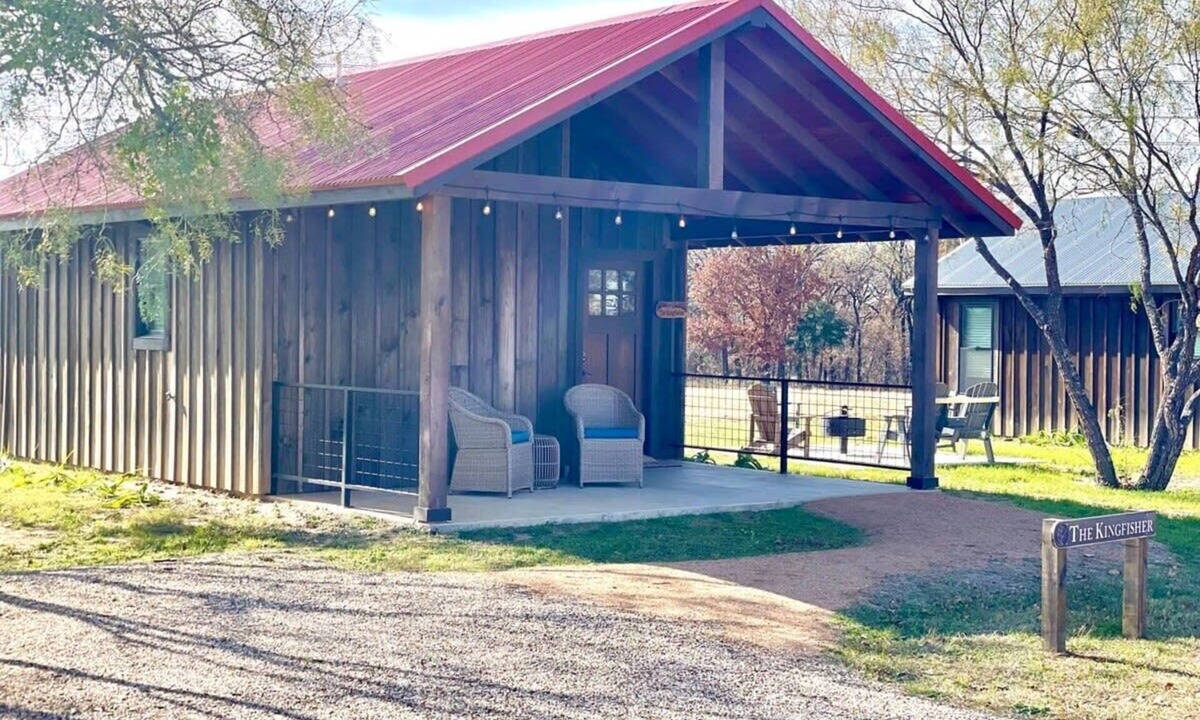 Elm Mott Ski Chalet | The Kingfisher Cabin 15MIN to Magnolia & Baylor