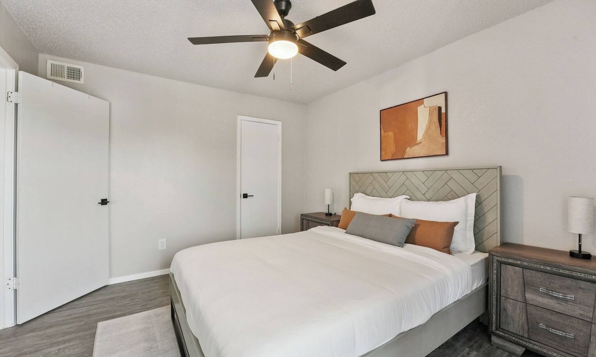 North Arlington Apartment | The Landry 381 | Spacious and Cozy 2 Bedroom 1bth
