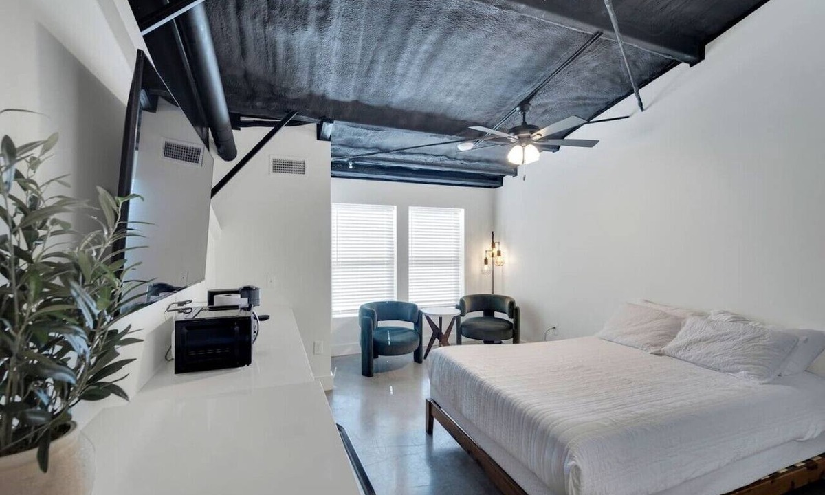 Midlothian Apartment | The Lawson District | Zinnia Suite