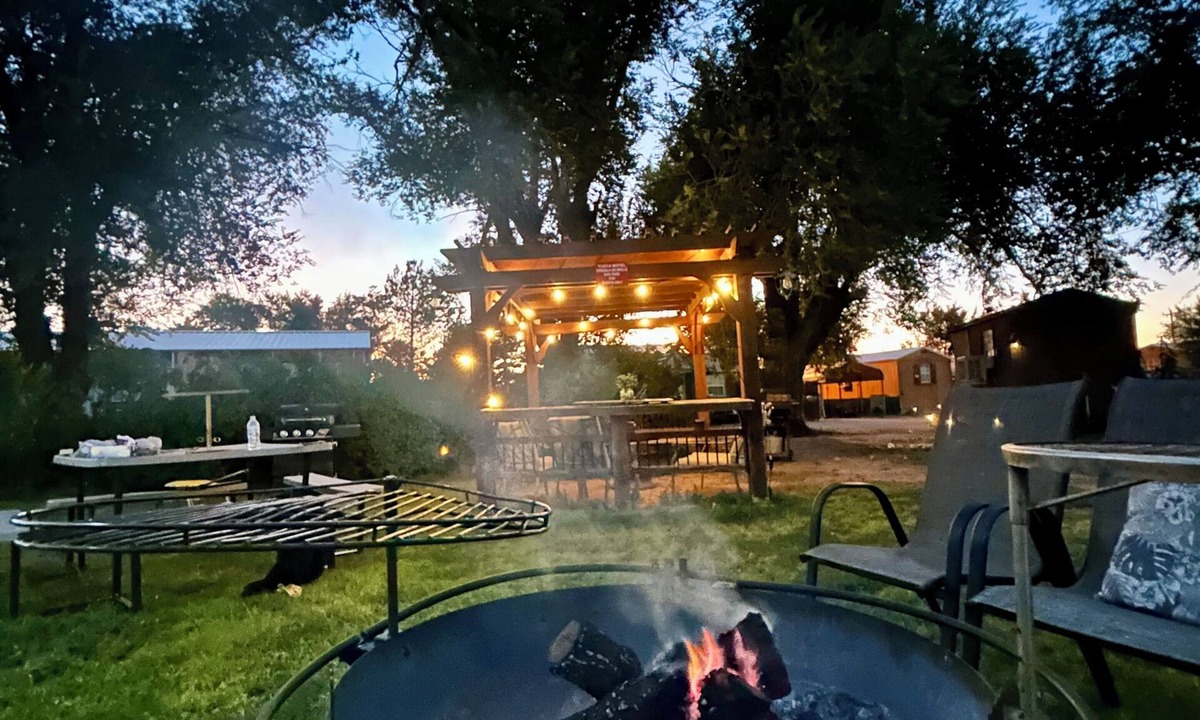 Logan Hotel | The Lodge at Ute Lake aka Yucca Motel and Cabins