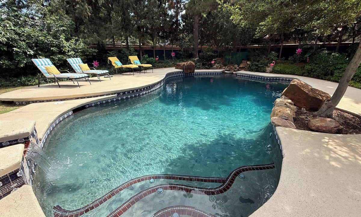 Tech Terrace House | The Oasis on 19th Street
