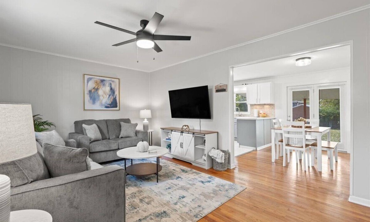 Lee's Summit House | The Orchard Nook: Dog-Friendly 3BR w/Ping Pong, Huge Yard & Near KC World Cup!