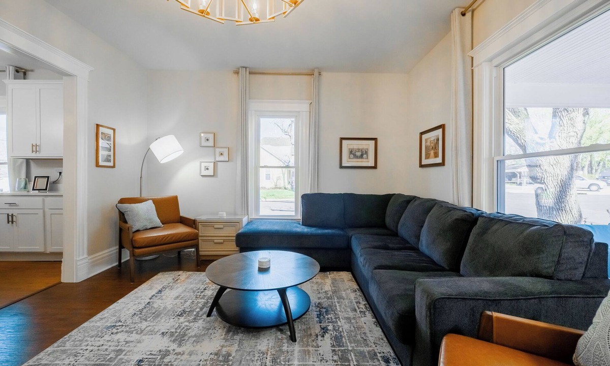 St. Marys House | The Palmer-Across from the Armory-1 block to Main Street-best amenities in STM