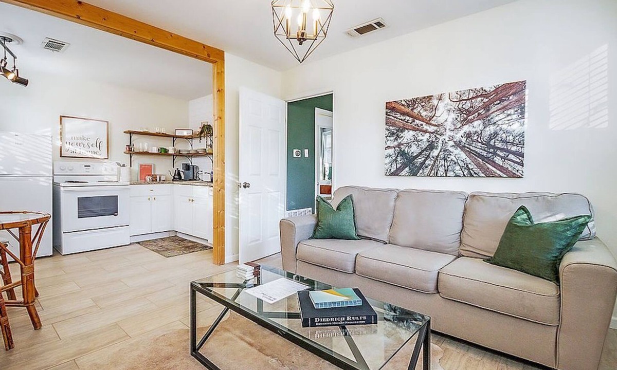 Nacogdoches Cottage | The Pine Cottage - Walking Distance to Campus