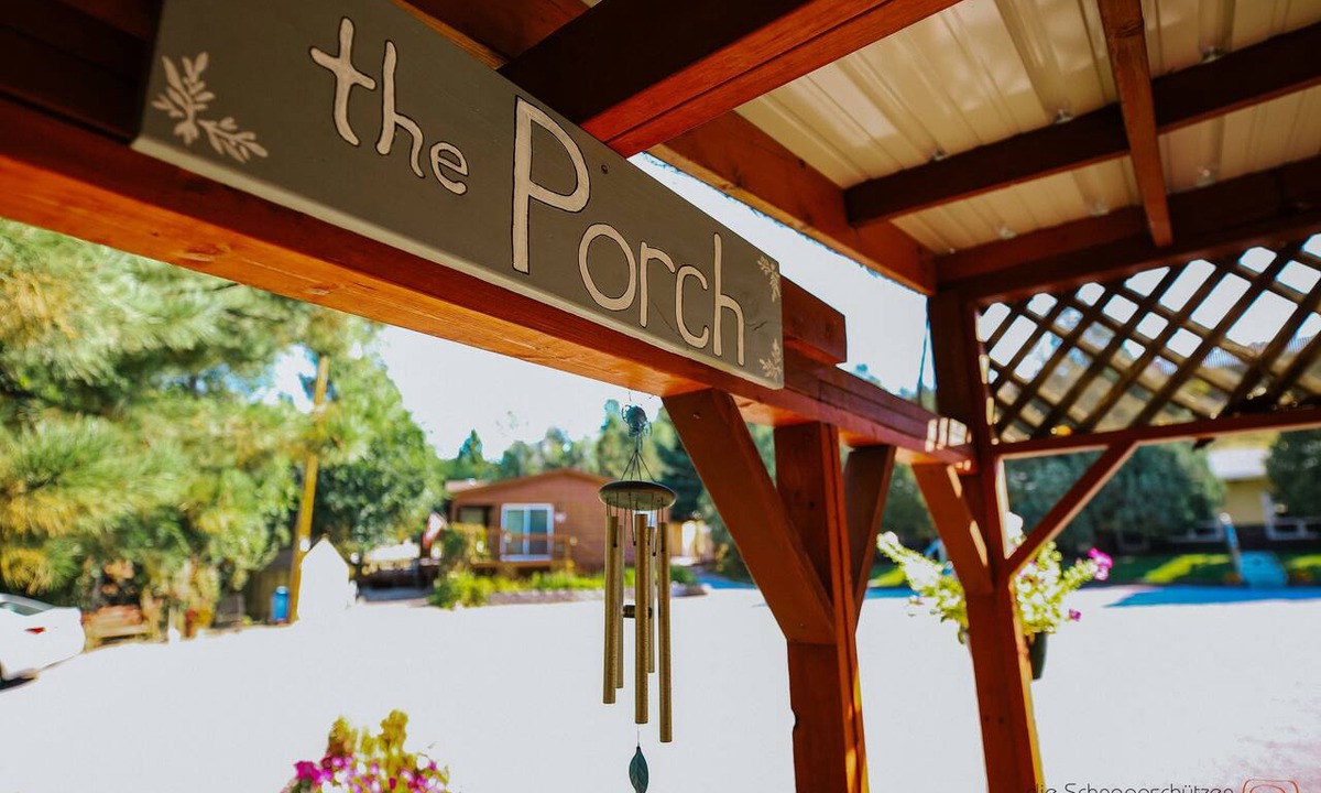 Newcastle Hotel | The Pines Country Inn