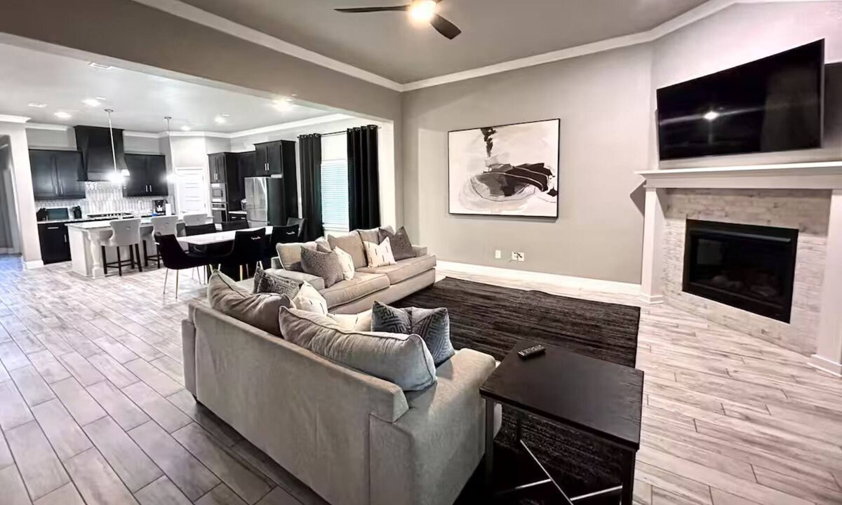 Odessa House | The Polished Pearl