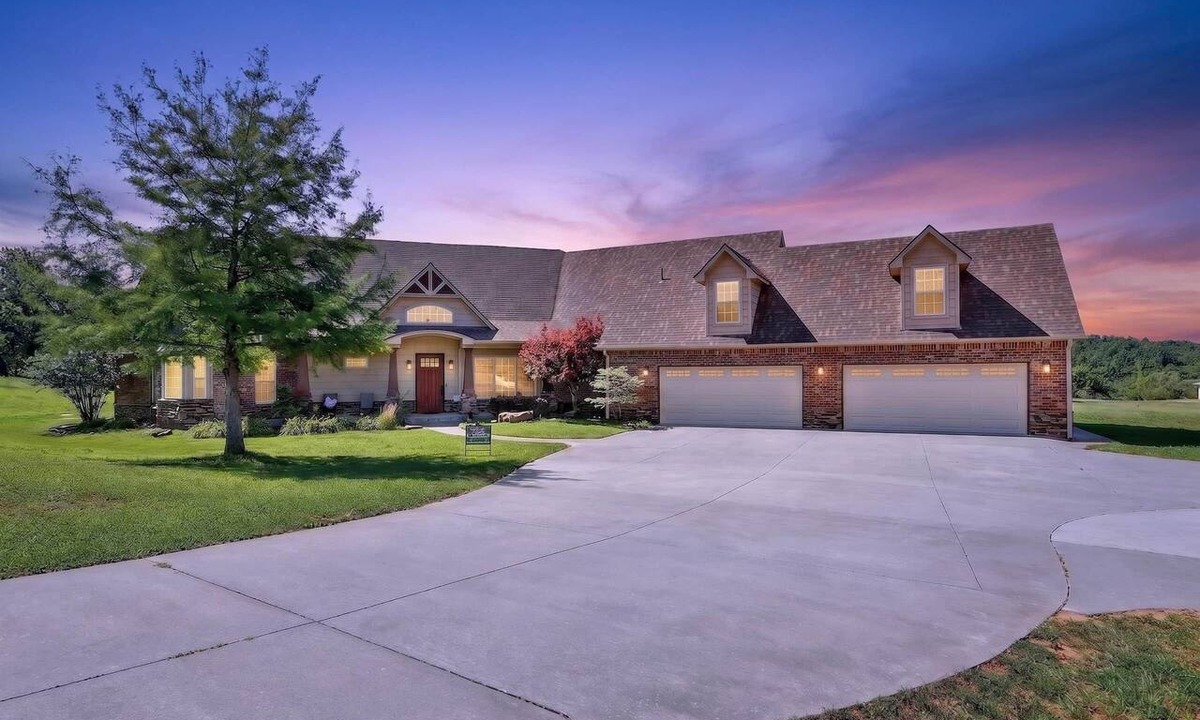 Choctaw House | The Pool House at All Star Sports Village