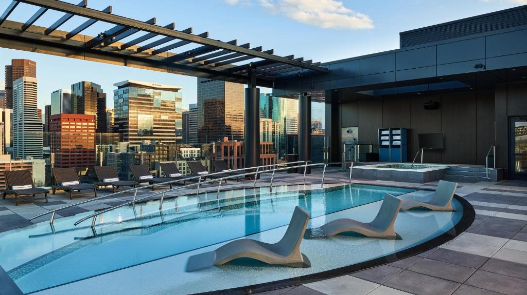 Ballpark Hotel | The Rally Hotel at McGregor Square