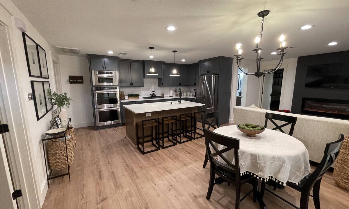 Justin House | The Retreat on 2nd St