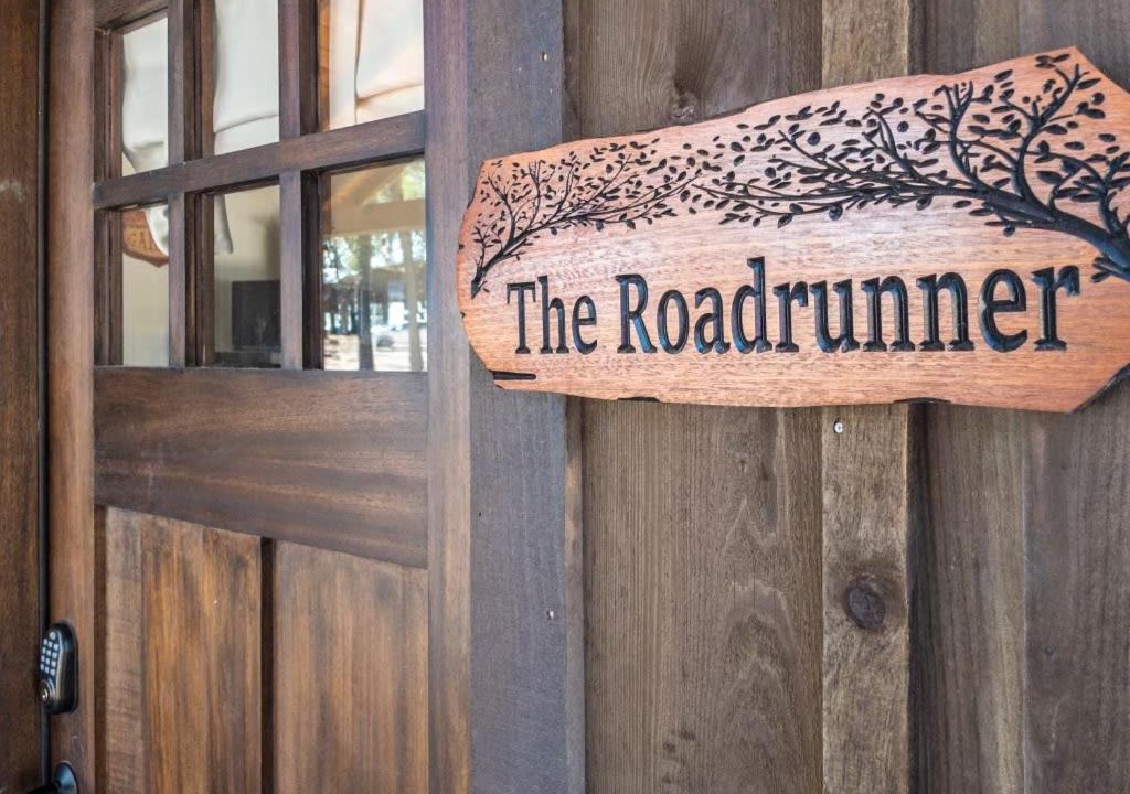 Elm Mott Ski Chalet | The Roadrunner Cabin 15MIN to Magnolia Baylor