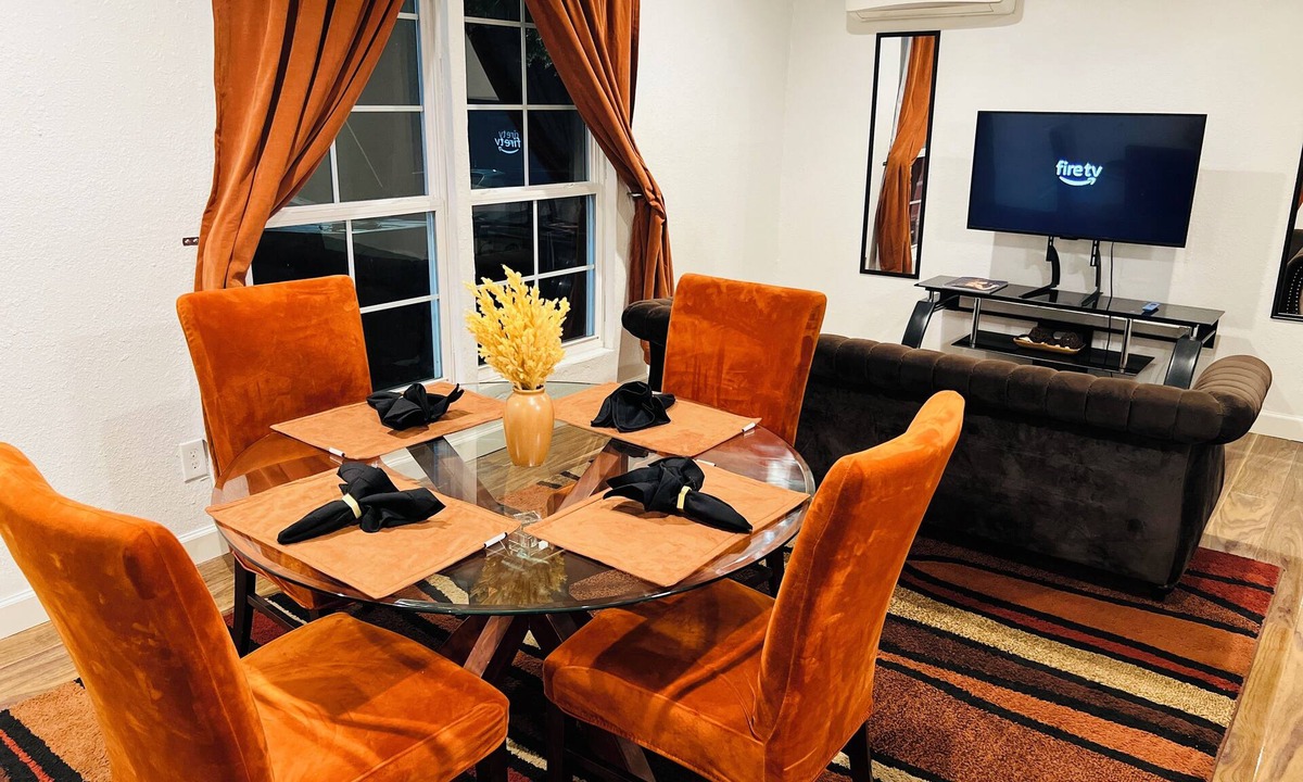 Smith County House | The Sabine River Retreat