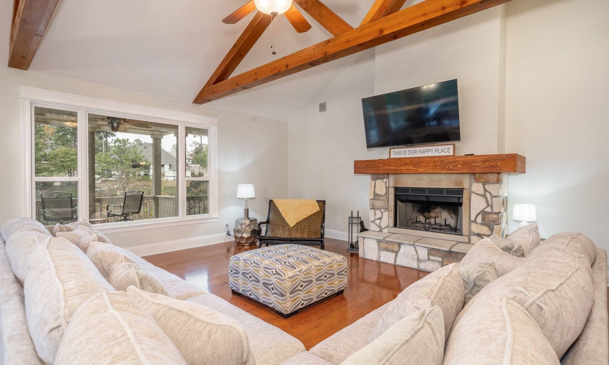 Lake Hamilton House | The St. Thomas On Lake Hamilton - Sleeps 10, Lakefront!