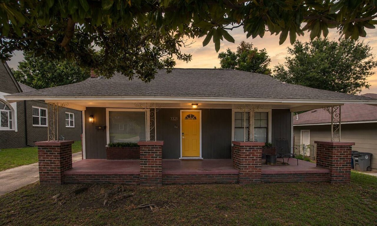Turner Park House | The Tulsa Flag House - 1920s Tulsa Bungalow