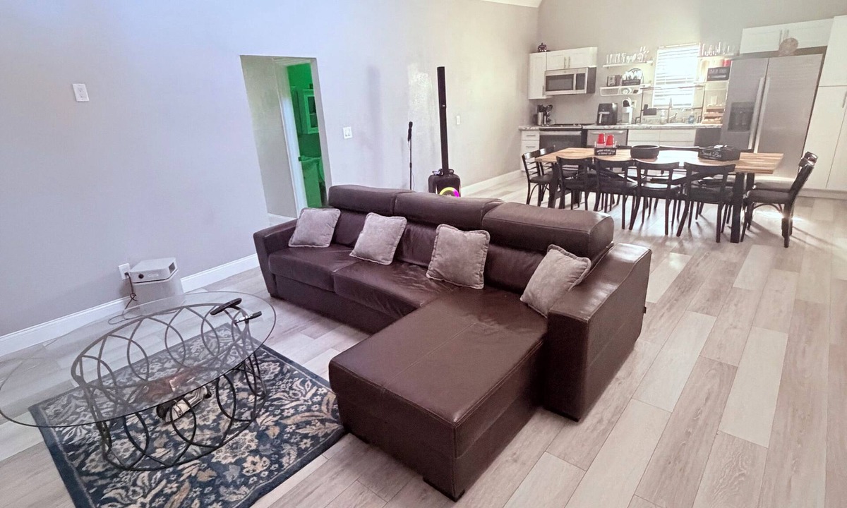 Fort Worth House | The Ultimate Party Lodge Secluded 5BR with Karaoke, Huge Parking, Event Space