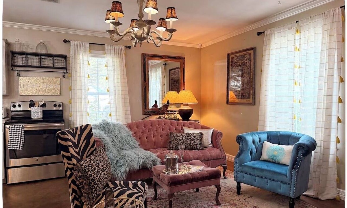 Lufkin Cottage | THE VELVET ANTLER! A Lufkin Cozy Cottage!