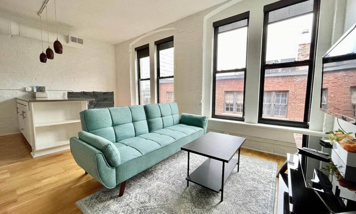 Old Market Apartment | This serviced apartment is a 0 bedroom(s), 2 bathrooms, located in Omaha, NE.