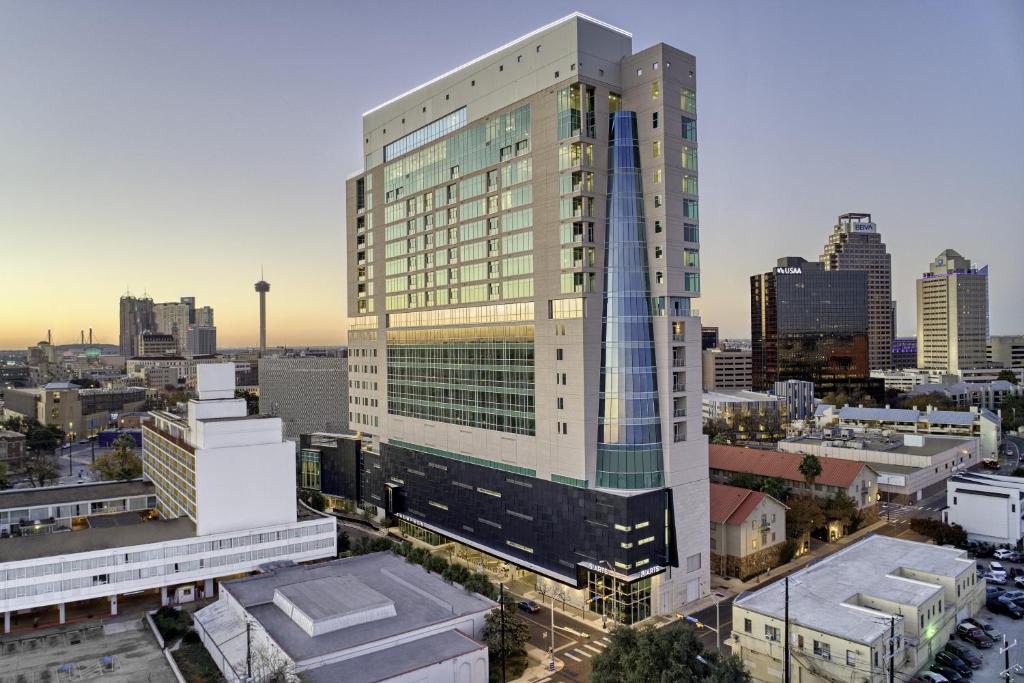 Downtown San Antonio Hotel | Thompson San Antonio - Riverwalk, by Hyatt